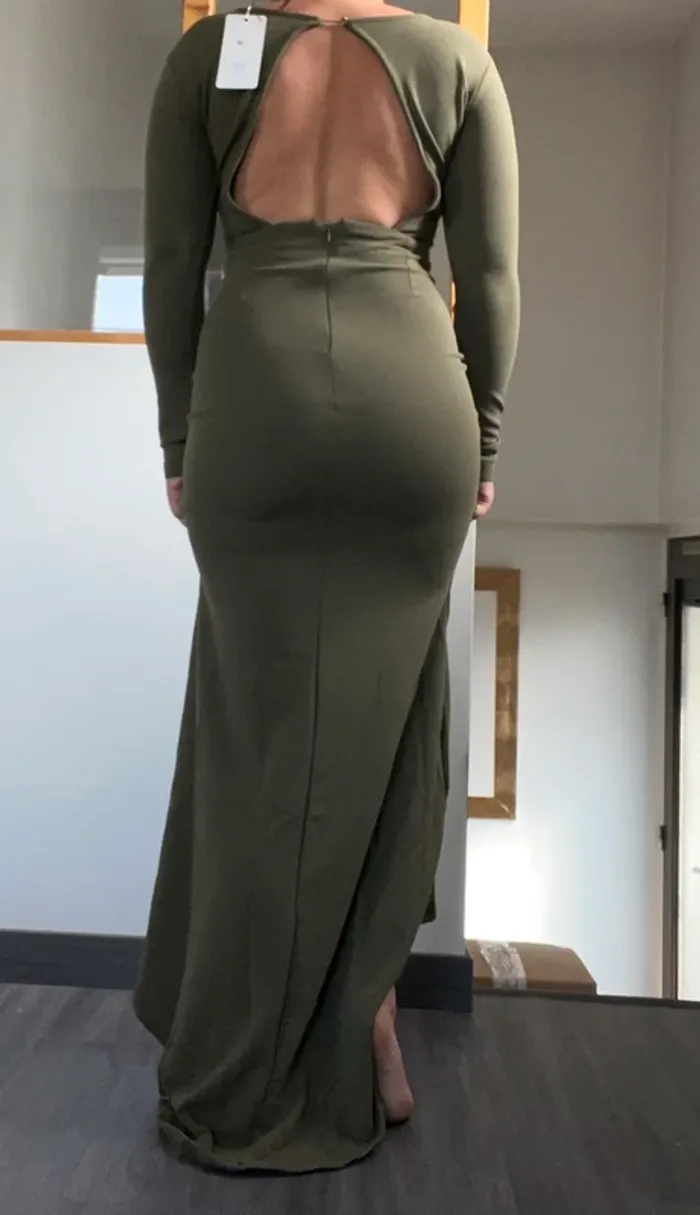 Longue robe kaki dos nu sexy - photo numéro 3