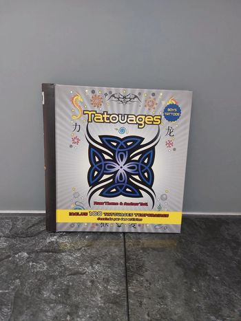 Livre Tatouages au masculin