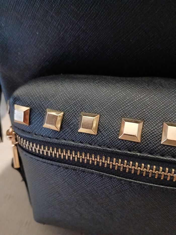 Joli sac à dos noir. - photo numéro 6