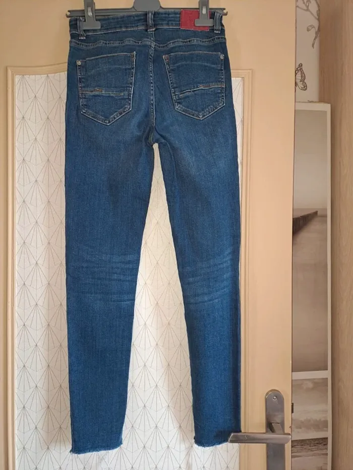 Jean bleu femme Jennyfer 36 effet used trous déchirures d'achat tbe - photo numéro 6