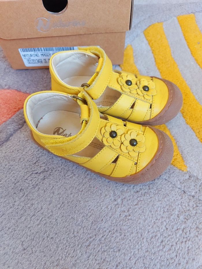 Sandales Naturino Maggy jaune 22