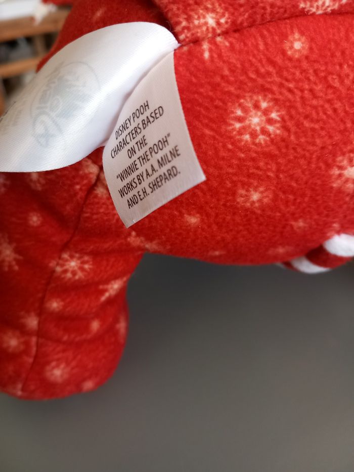 Peluche Disney Store 2021 Winnie the pooh - photo numéro 2