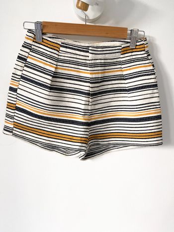 Short à rayures Stradivarius bleu marine jaune et blanc