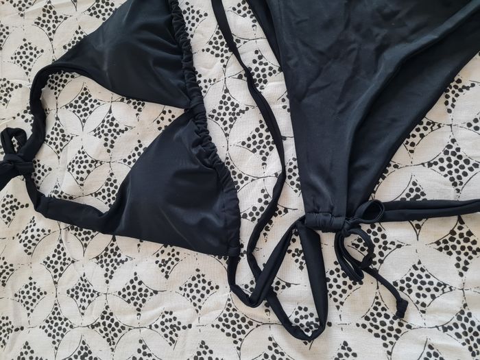 Bikini / Maillot de bain noir - photo numéro 3