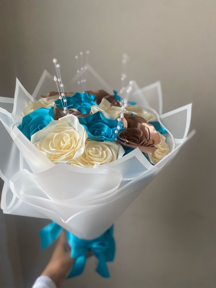 Bouquet de fleurs satinées - photo numéro 4