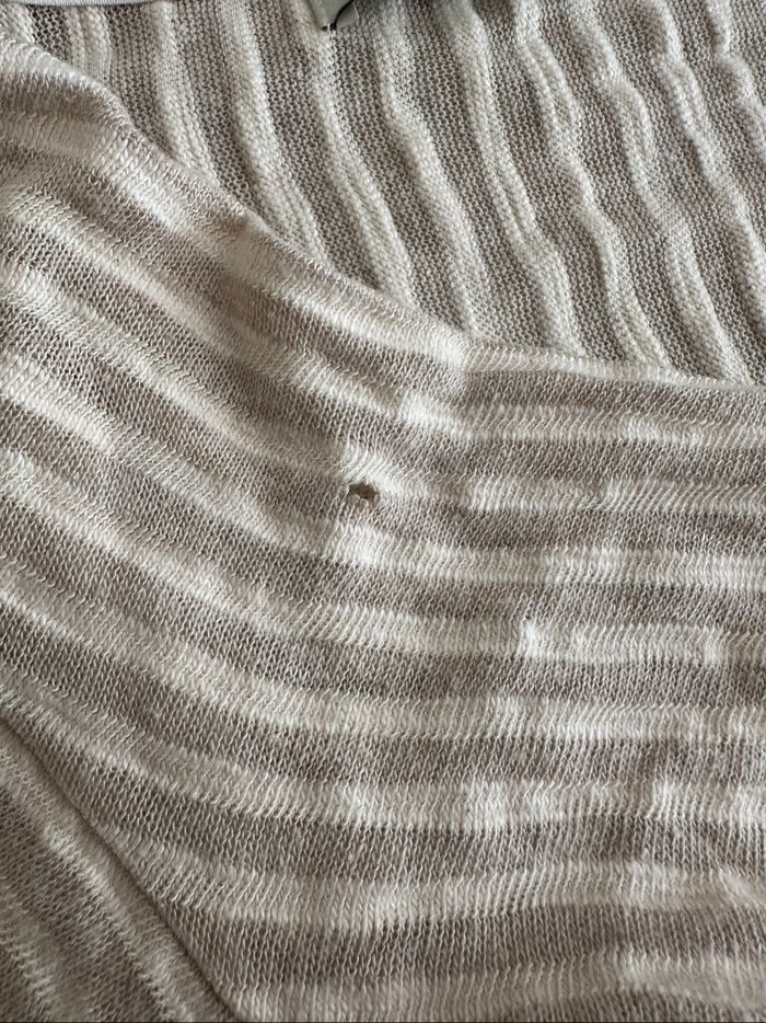 - Haut Stradivarius - Taille S - Très bon état, petit accro dans une manche - photo numéro 3