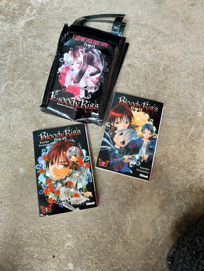 Lot de 2 Mangas Bloody Kiss