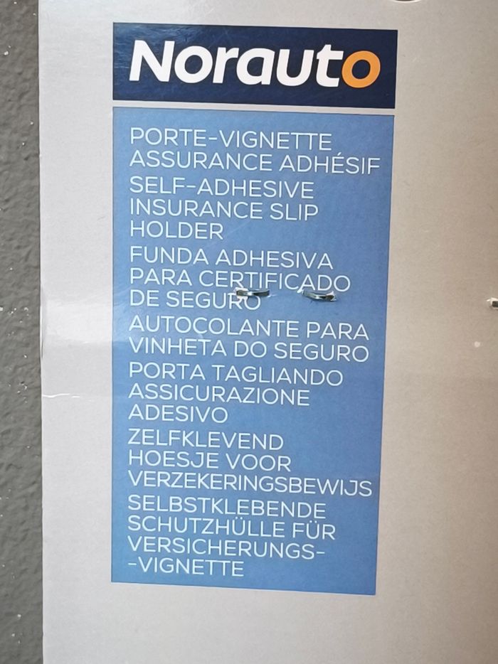 Porte vignette d'assurance adhésif - photo numéro 3