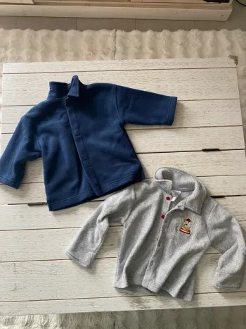 Lot gilets pulls polaire Unisexe garçon ou fille 3 ans