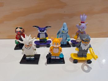 Lot 22 : 7 minifigurines sonic