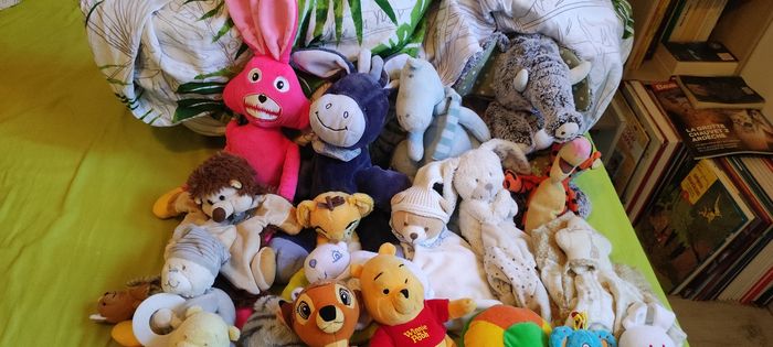 Peluches, hochets, livres et doudous - photo numéro 4