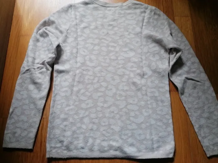 Pull beige avec tache blanche - photo numéro 3