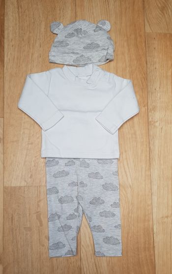 Ensemble 3 pièces : t-shirt manches longues + pantalon + bonnet