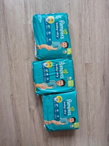 Pampers baby-dry taille 6