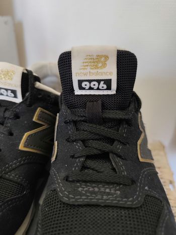 Baskets New Balance 996 noir et or – Pointure 39