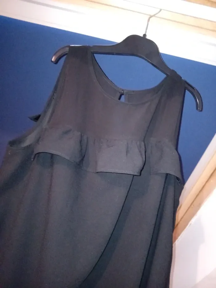 Robe noire 40 - photo numéro 2