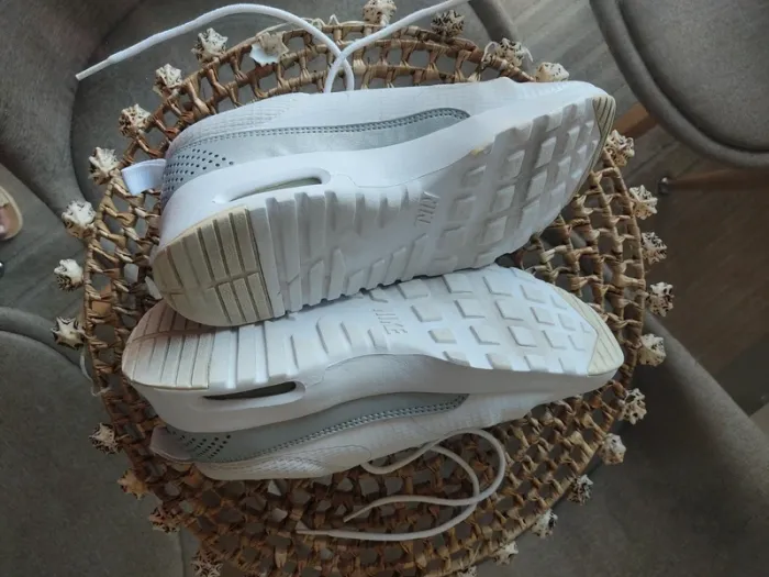 Baskets Nike blanches - photo numéro 6
