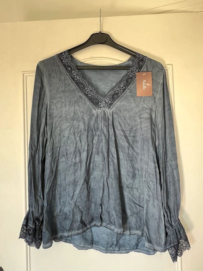 Très beau haut femme neuf