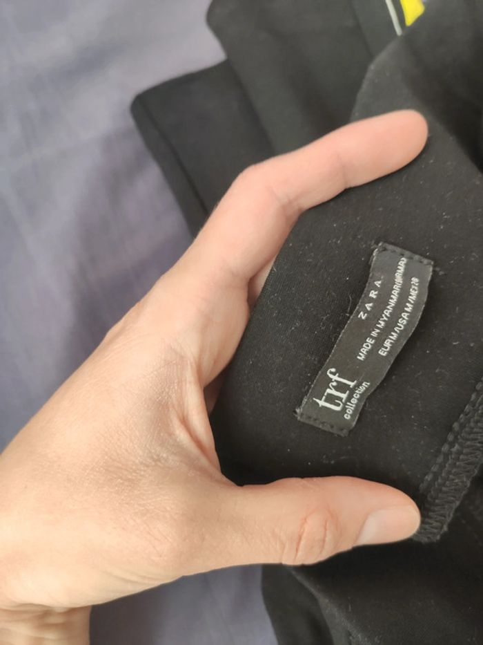 Legging noir traits jaune et blanc Zara taille M - photo numéro 4