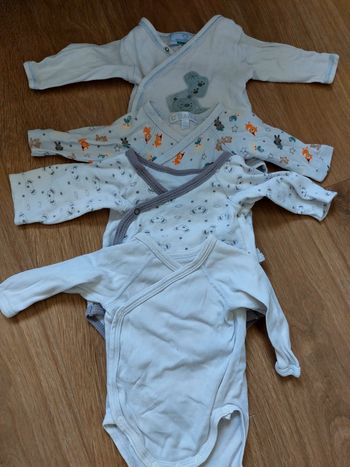 Lot 4 bodys manches longues 