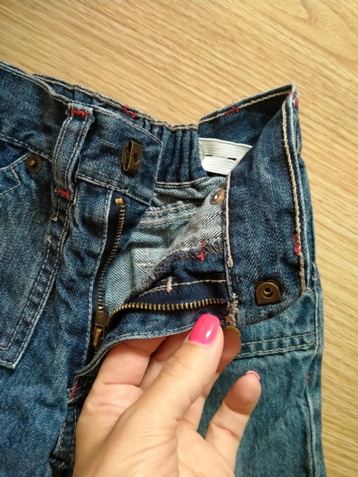 Pantacourt en jean. Filles .Tape a l'oeil.
Taille 4 ans - photo numéro 4