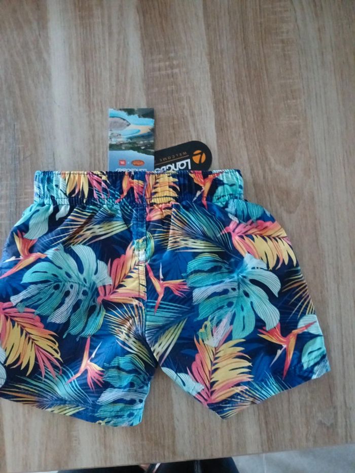 Maillot de bain Longboard, neuf, 3 ans - photo numéro 3