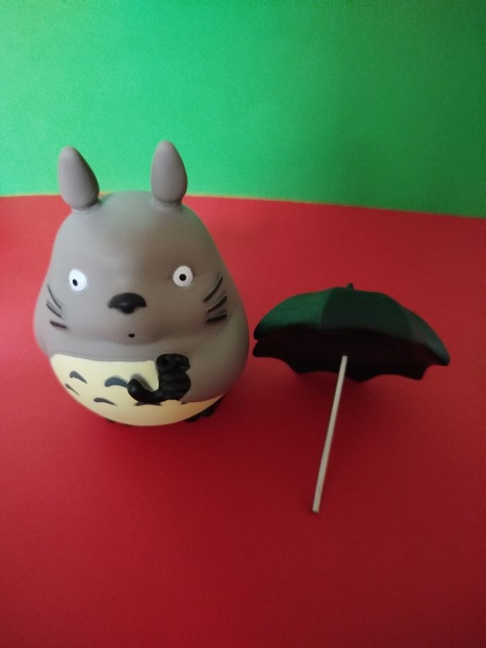 Figurine Totoro sous son parapluie - photo numéro 6