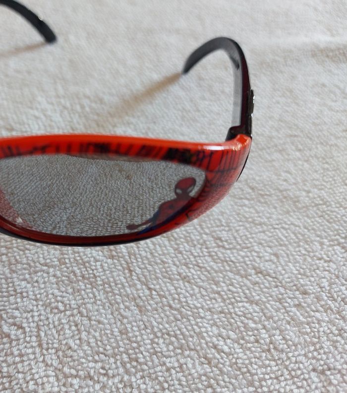 Lunettes de soleil spiderman - photo numéro 4