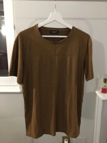 T-shirt Zara taille M effet daim retourné