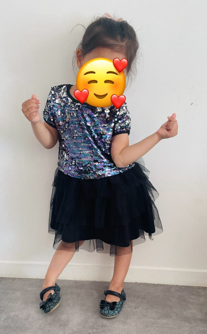 Robe fille taille trois ans