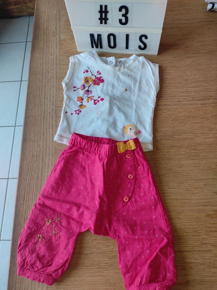 Ensemble t shirt et pantalon