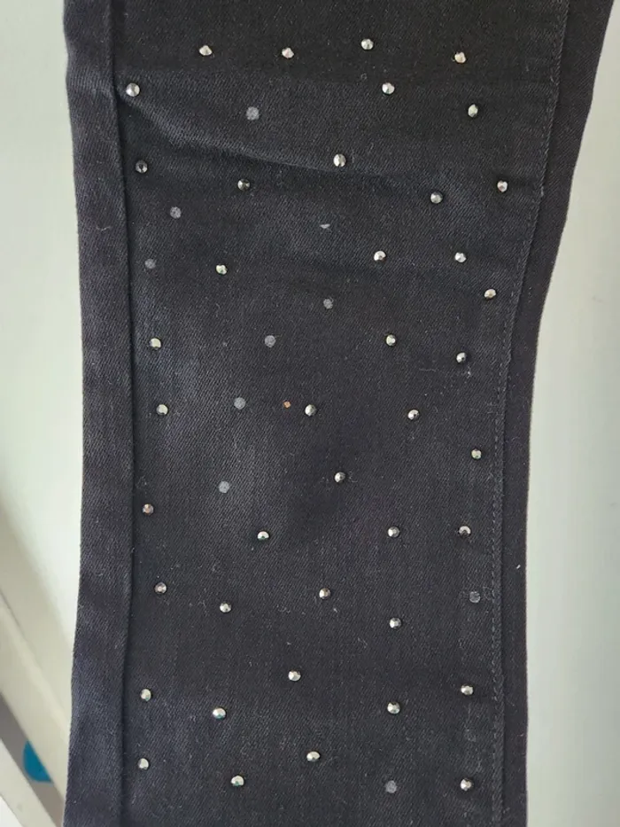 🖤 Jean skinny noir à strass - NEXT - Taille 38 - photo numéro 2
