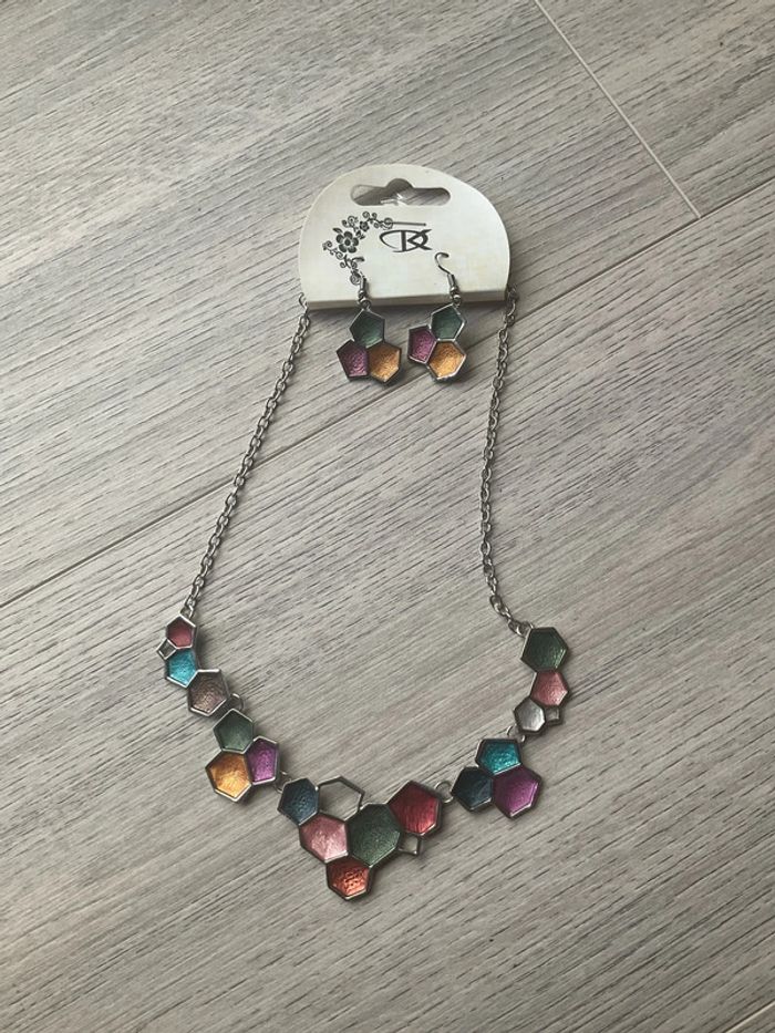 Parure collier et boucles d’oreilles multicolore neuf (n°17)