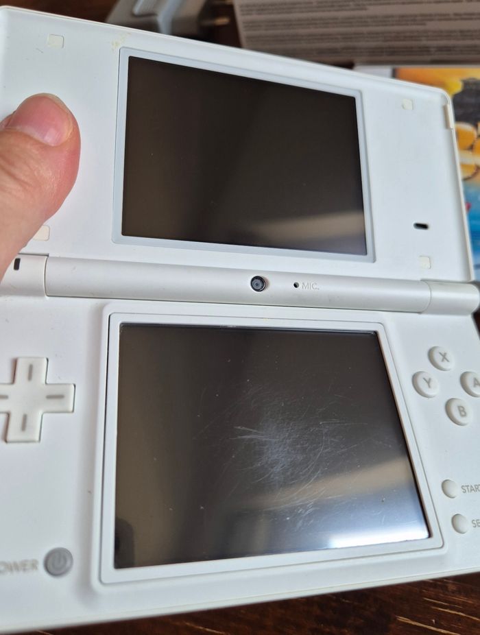 Console Nintendo ds dsi blanche et jeux - photo numéro 2