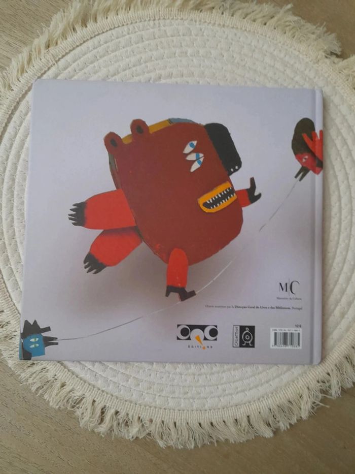 Livre l'ours et le corbeau - photo numéro 2