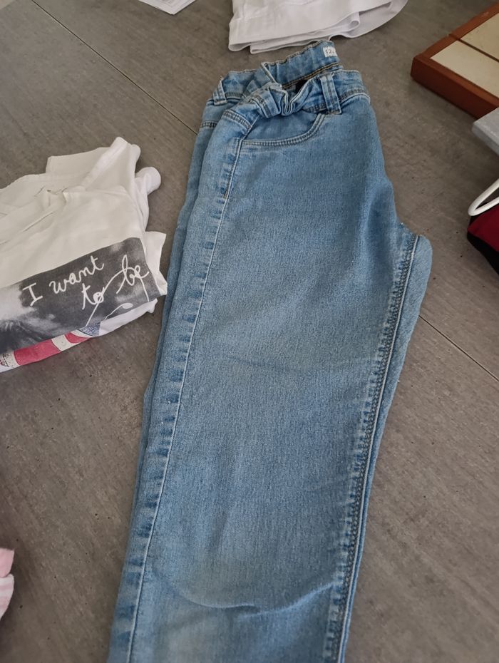 Jeans ,2 tee shirts ml - photo numéro 2