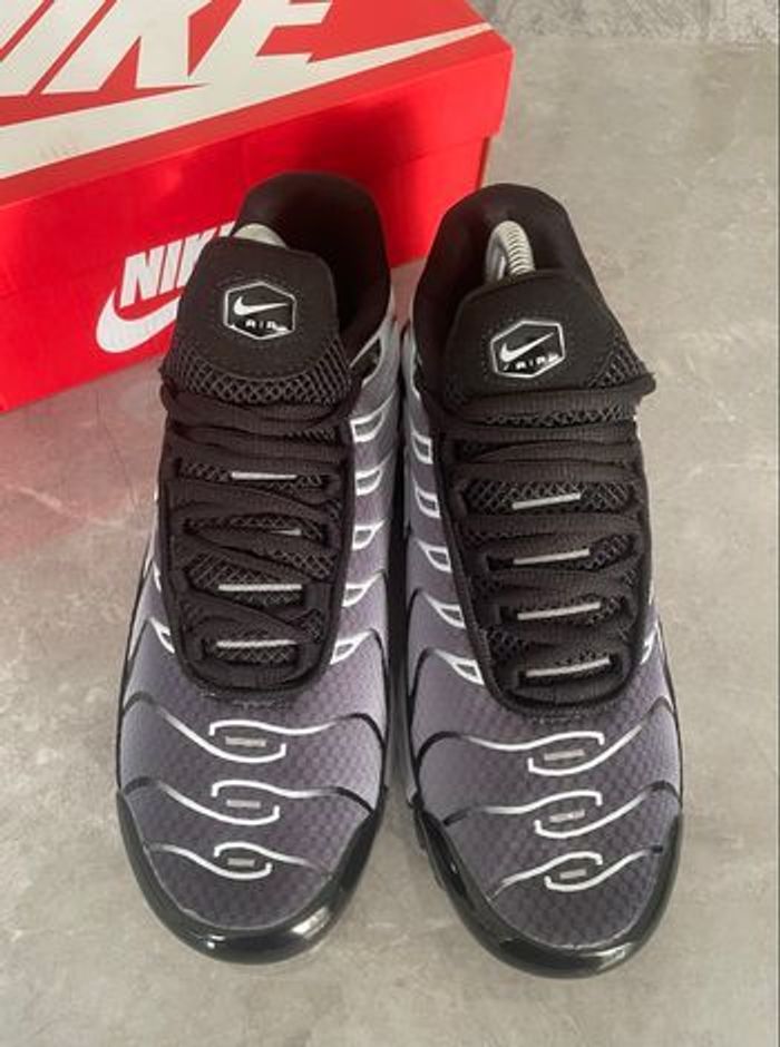 NIKE TN NOIR GRIS BLANC 38 - photo numéro 8