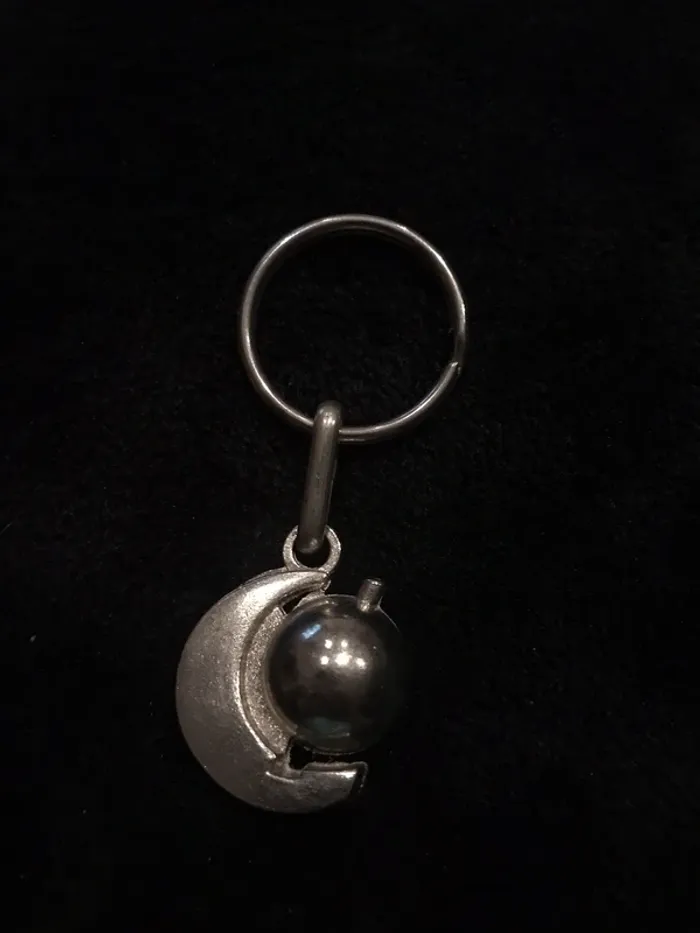 Porte clé lune - photo numéro 2