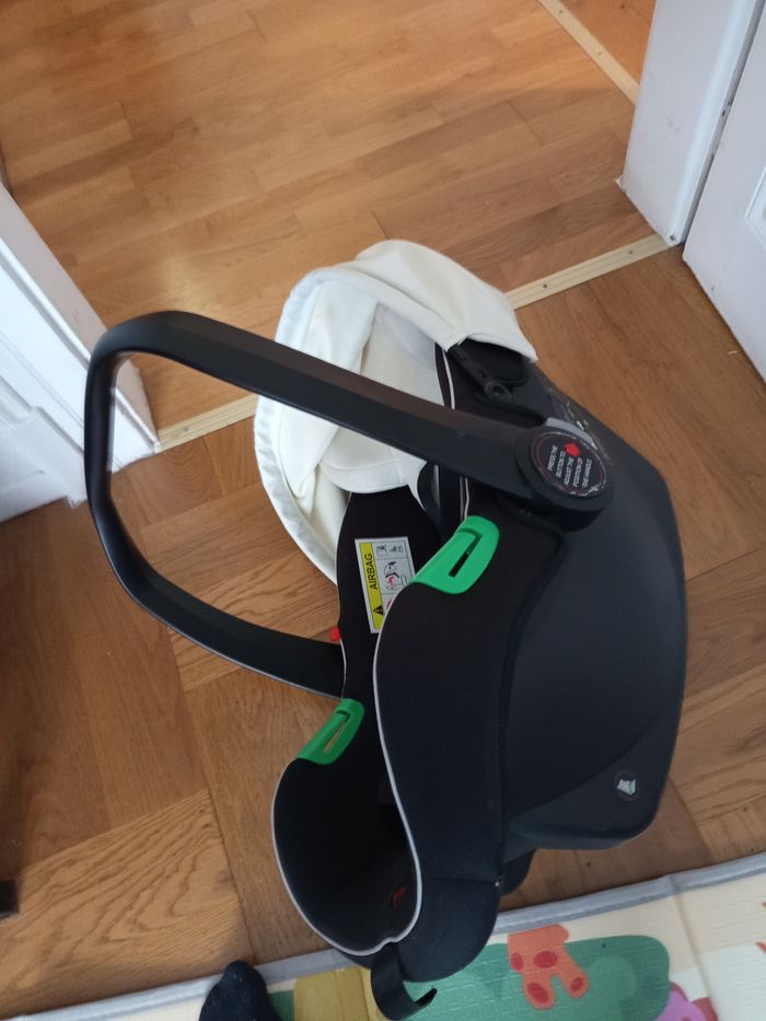 Siège auto pour bébé - photo numéro 2