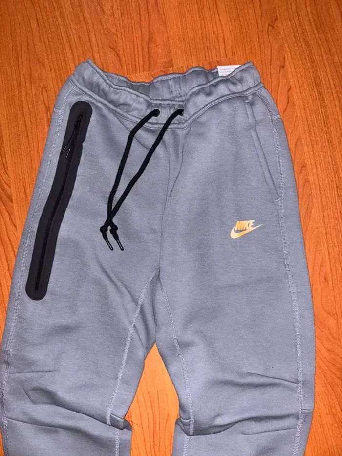Jogging Nike Tech XS Neuf - photo numéro 2