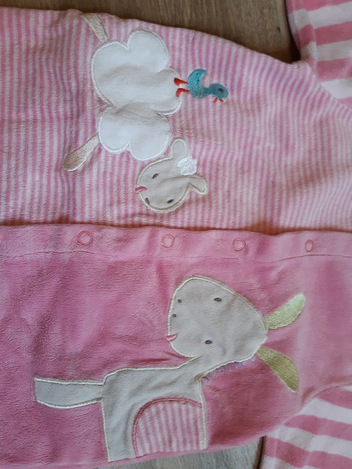 Dors bien velours 9 mois - photo numéro 2