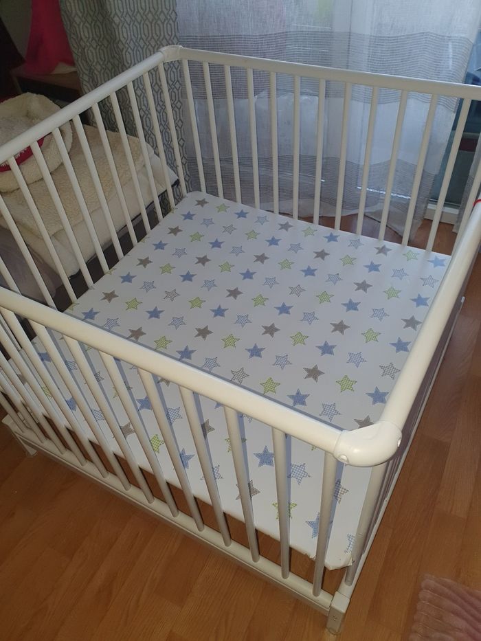 Parc bebe sans accessoires et jouets - photo numéro 4