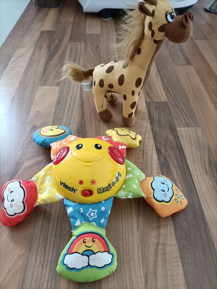 Lot bébé étoile pieuvre musicale et peluche girafe - photo numéro 2