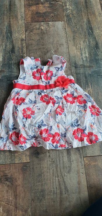 Robe 18 mois en très bon état