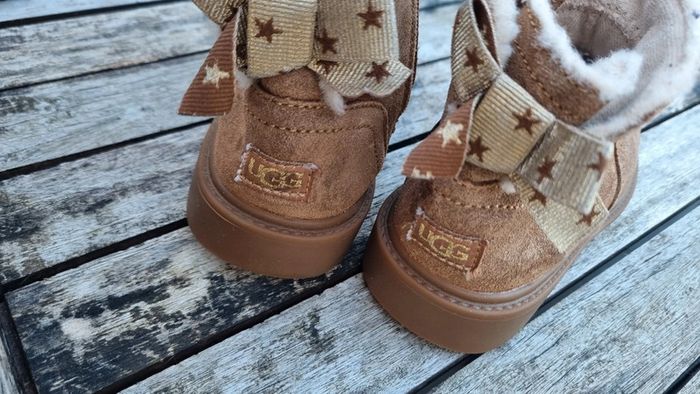 Boots bottes UGG 27.5 beige cuir nubuck sympa original  tb état - photo numéro 2
