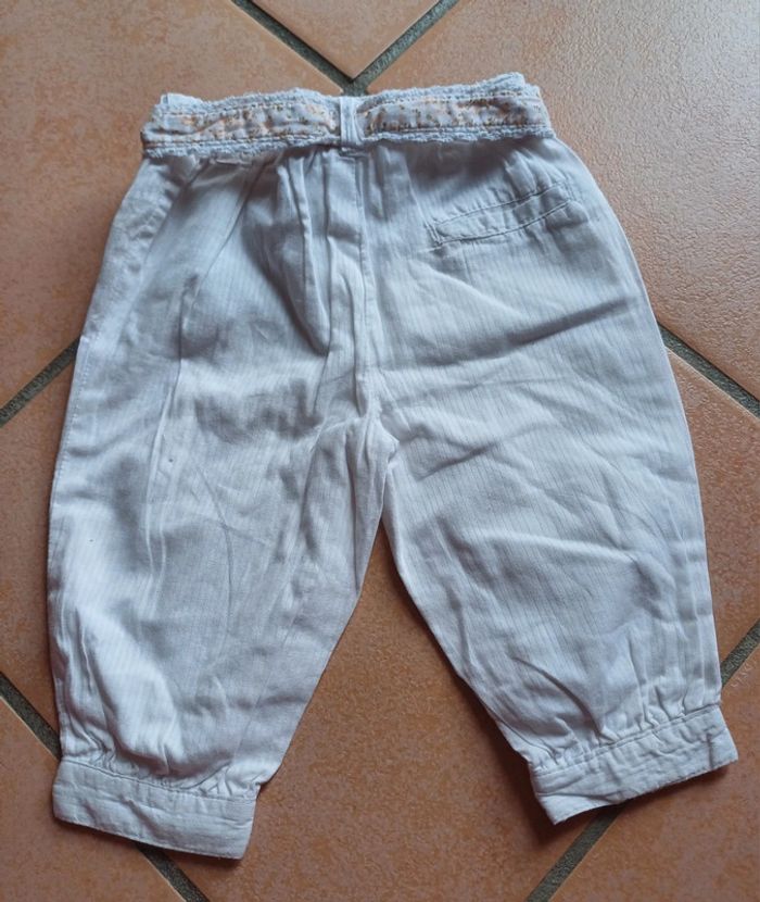 Pantalon blanc avec ceinture à fleurs - photo numéro 2