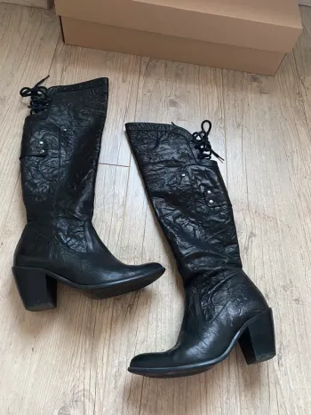Bottes hautes plissées noir style santiag cowboy