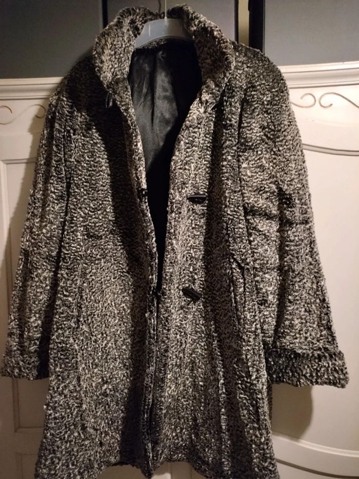 Très beau manteau gris neuf jamais porté taille 42 - photo numéro 2