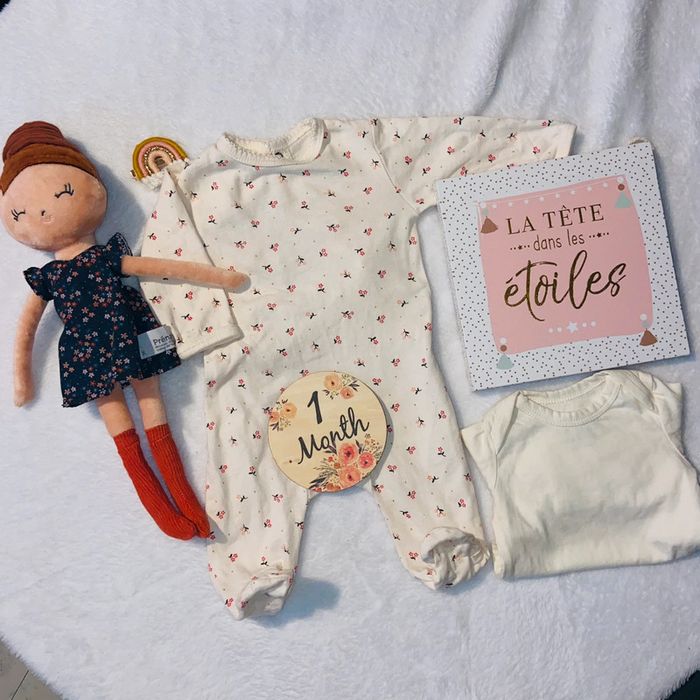 Très joli ensemble body et pyjama léger - TAO/Kiabi - 1 mois 🌺