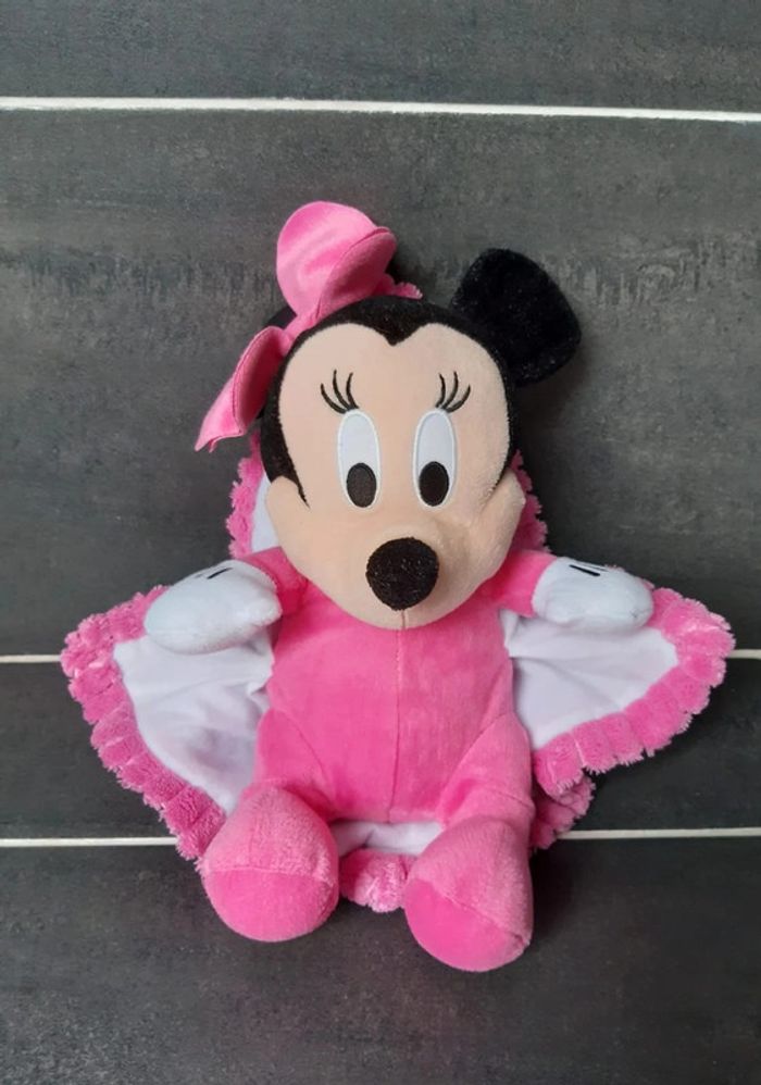 peluche disney minnie avec sa couverture en parfait état